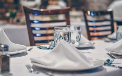 How Much Linen Does a NYC Restaurant Really Need? Par Levels and Weekly Turnover Explained